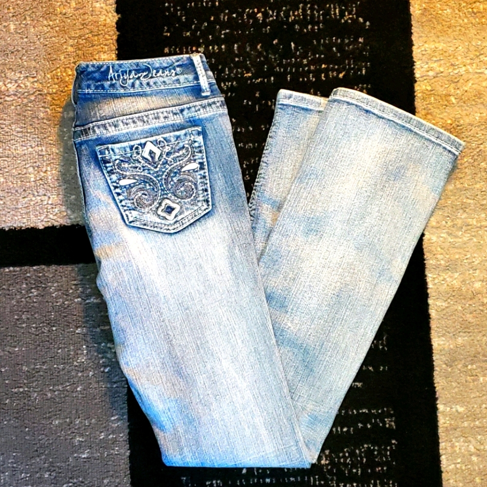 Ariya Jeans
